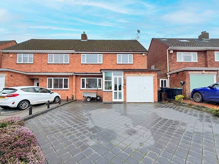 3 Bedroom Semi-Detached House For Sale In Rushleigh Road, Majors Green, Solihull, B90