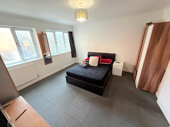 1 Bedroom Flat To Rent In Southwark Park Road, Bermondsey, SE16