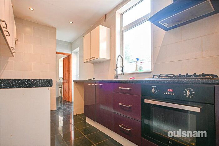 3 Bedroom Terraced House For Sale In Beakes Road, Smethwick, West Midlands, B67