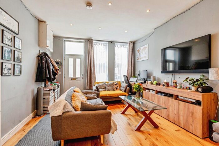 2 Bedroom Flat For Sale In West Street, Banwell, Somerset, BS29