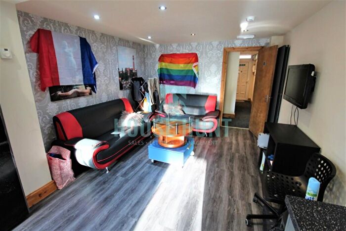 5 Bedroom Terraced House To Rent In Milner Road, Birmingham, B29