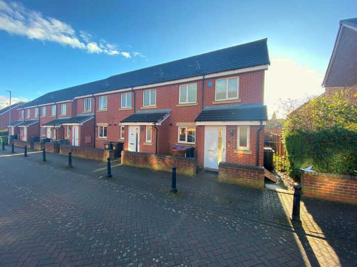 3 Bedroom End Of Terrace House To Rent In Greenock Crescent, Monmore Grange, Wolverhampton, WV4