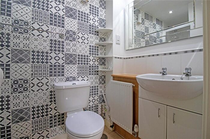 3 Bedroom Terraced House For Sale In Sunningdale Way, Gainsborough, Lincolnshire, DN21