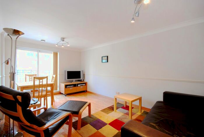 1 Bedroom Flat To Rent In High Timber Street, EC4V