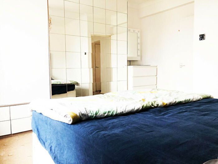 1 Bedroom Flat To Rent In Phoenix Road, London, NW1