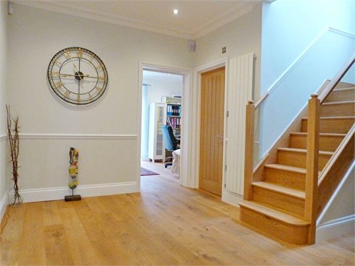 5 Bedroom Detached House For Sale In Lime Grove, Ruislip, HA4