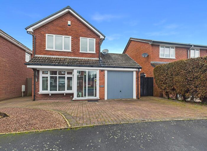 3 Bedroom Detached House For Sale In Rowan Close, Kingsbury, B78