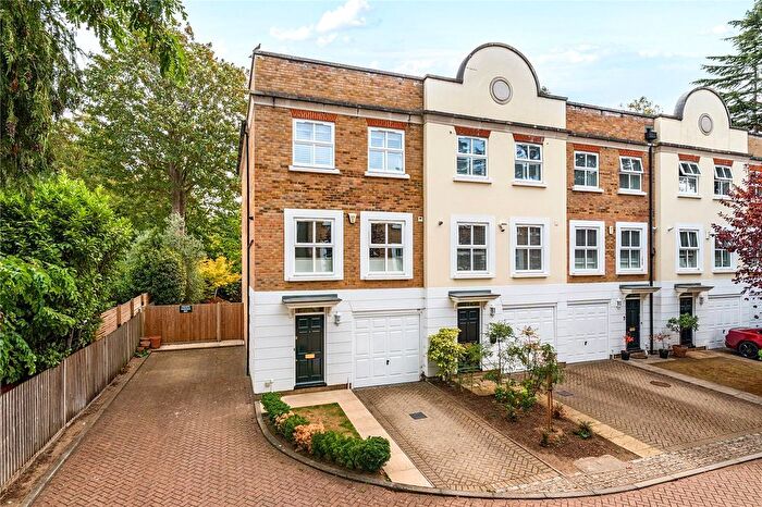 4 Bedroom End Of Terrace House For Sale In The Laurels, Weybridge, KT13
