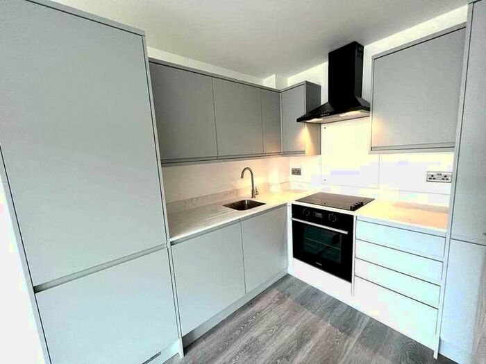 1 Bedroom Apartment To Rent In Farnham Road, Slough, SL1