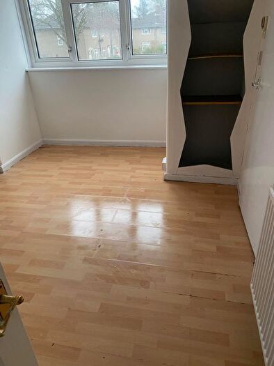 2 Bedroom Semi Detached House To Rent In Burnside Road, Dagenham, RM8