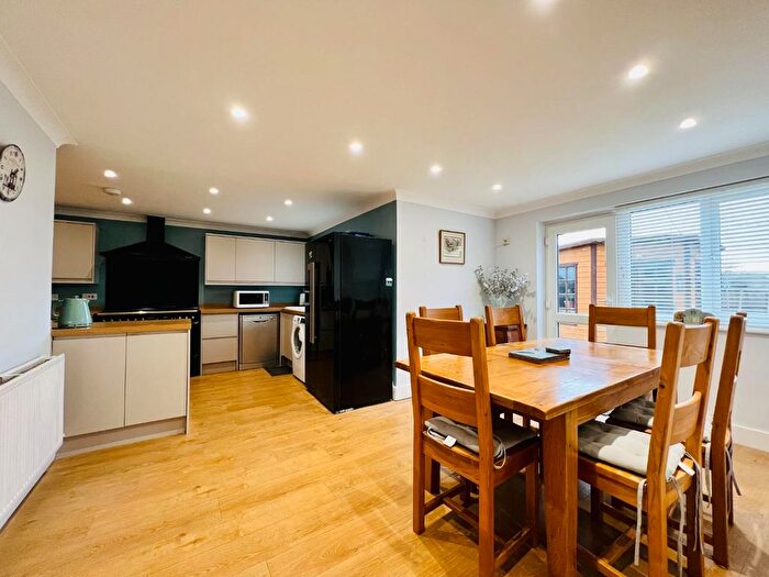 4 Bedroom Semi-Detached House For Sale In Chapel Road, Dymchurch, Romney Marsh, TN29