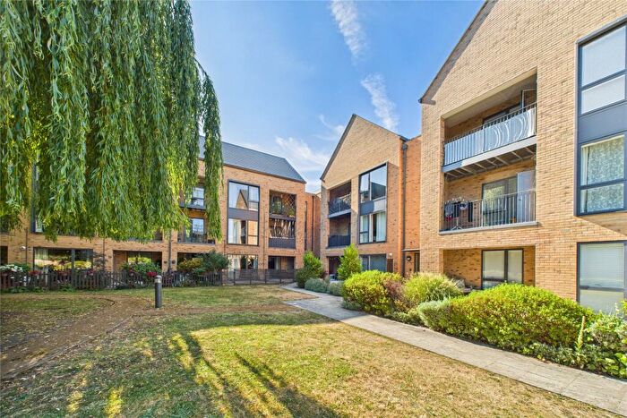 2 Bedroom Apartment For Sale In Abercrombie Mews, Larges Lane, Bracknell, Berkshire, RG12