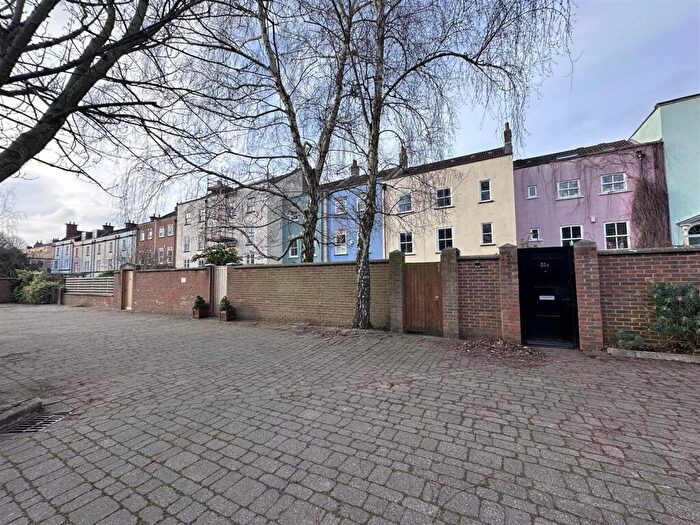 2 Bedroom Flat To Rent In Flat, Kingsdown Parade, Bristol, BS6
