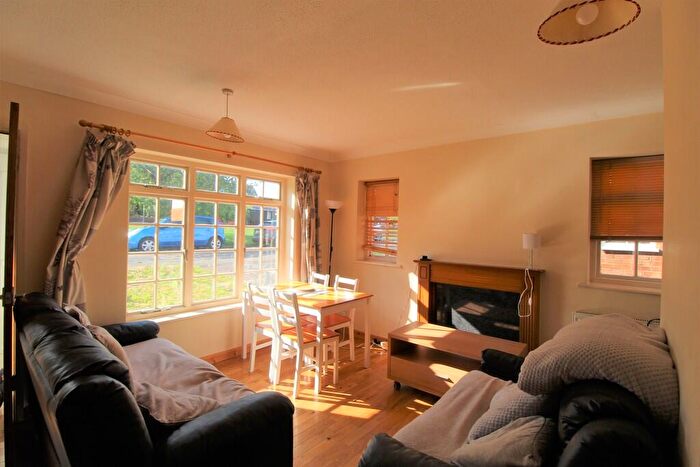 4 Bedroom Semi-Detached House To Rent In Southway, Guildford, GU2