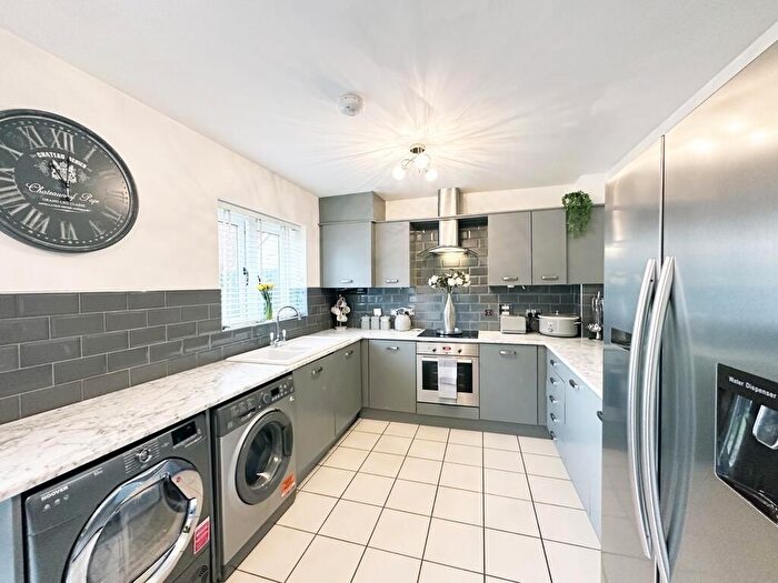 3 Bedroom Detached House For Sale In Davy Road, Allerton Bywater, Castleford, WF10