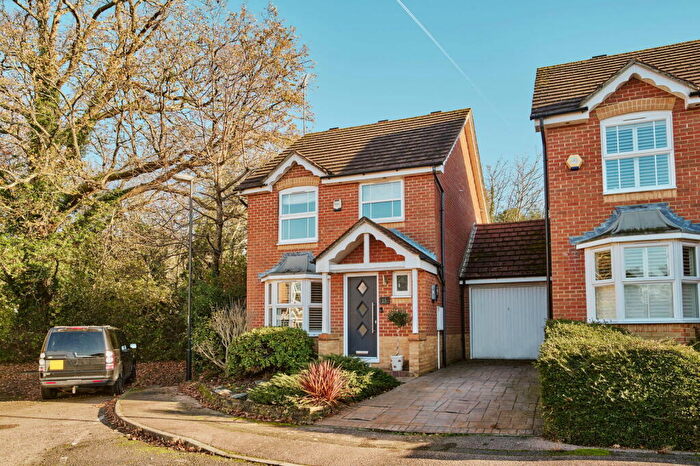 3 Bedroom Detached House For Sale In Shaftesbury Road, Maidenbower, Crawley, RH10