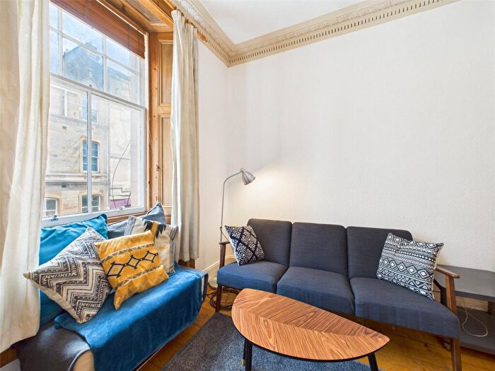 1 Bedroom Apartment To Rent In Causewayside, Edinburgh, Midlothian, EH9