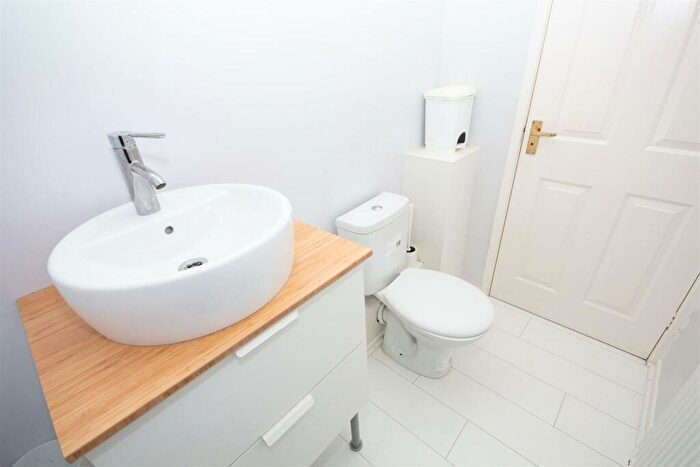 3 Bedroom Town House For Sale In Elvington Close, Congleton, Cheshire, CW12
