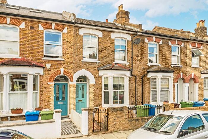 3 Bedroom Property To Rent In Lanvanor Road, Peckham, SE15