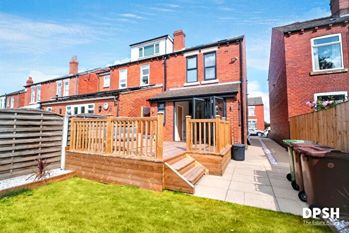 3 Bedroom Semi-Detached House For Sale In First Avenue, Wakefield, WF1