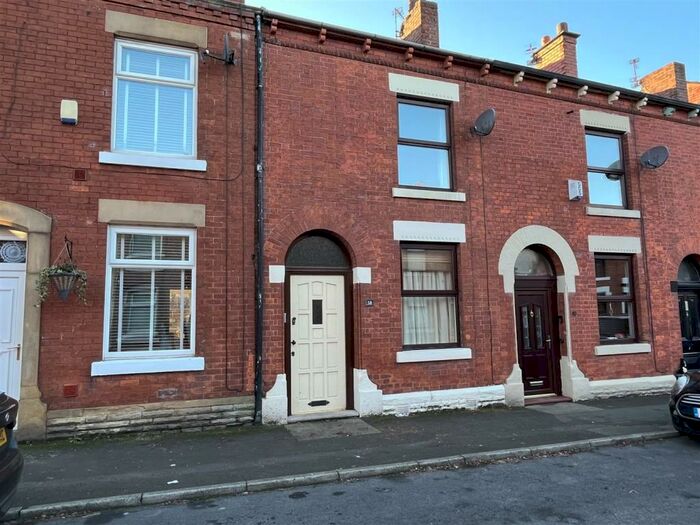 Houses for sale & to rent in SK15 3AH, Lock Side, Stalybridge North