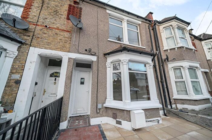 3 Bedroom Property For Sale In Federation Road, London, SE2