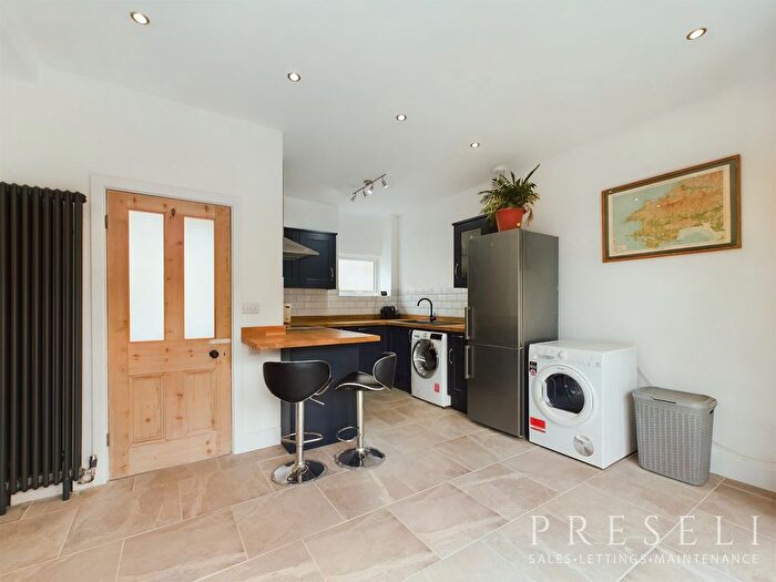 3 Bedroom End Of Terrace House To Rent In Brodog Terrace, Fishguard, SA65