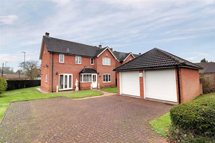 4 Bedroom Detached House For Sale In Dursley Road, Woodfield, Cam, GL11