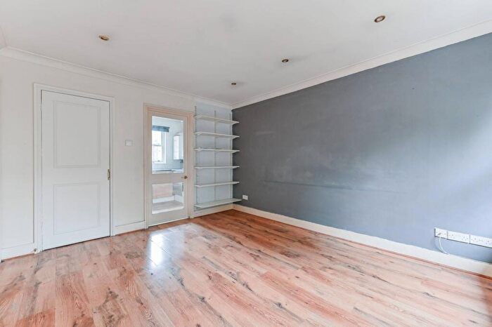 2 Bedroom Flat For Sale In Elderwood Place, Upper Norwood, London, SE27