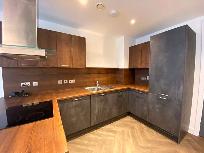 1 Bedroom Apartment To Rent In Priory House, Gooch Street, B5