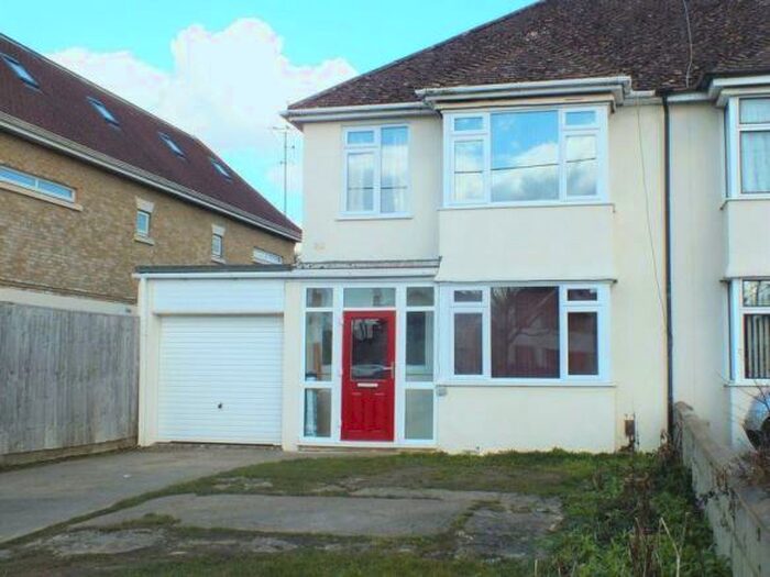 3 Bedroom Semi-Detached House To Rent In Banbury Road, Kidlington, OX5