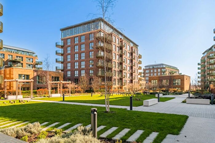 3 Bedroom Flat To Rent In Townsend Road, London, SE3