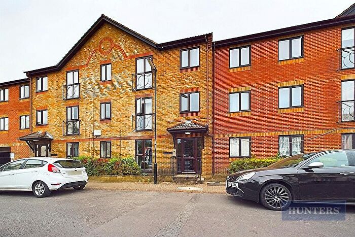 2 Bedroom Flat To Rent In Oakley House, Court Road, Polygon, Southampton, SO15