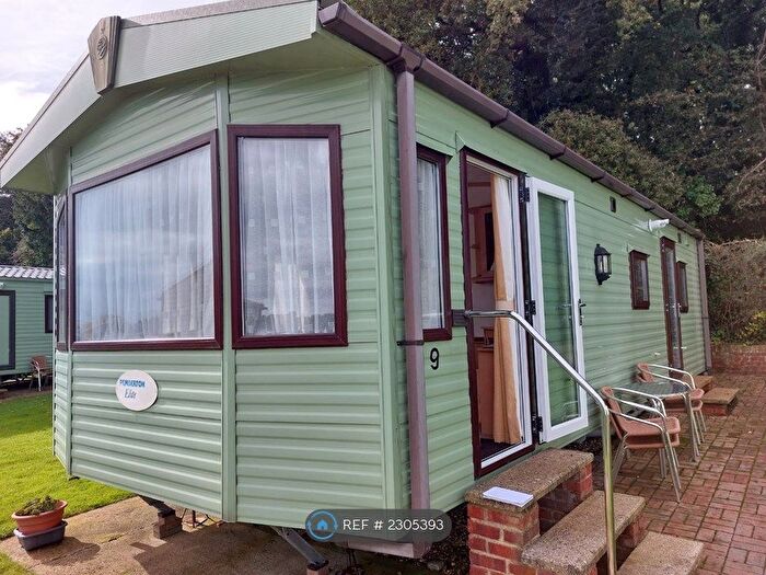 2 Bedroom Mobile/park Home To Rent In Weald Bridge Road, Epping, CM16