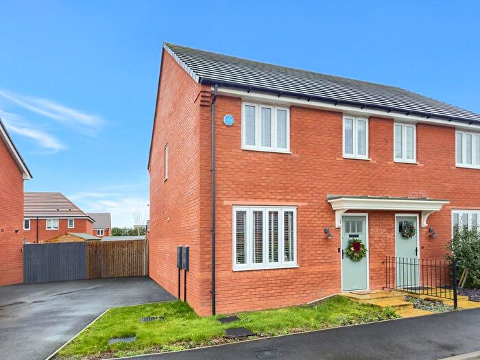 3 Bedroom Semi Detached House For Sale In Hall Lane, Newbold Verdon, Leicestershire, LE9