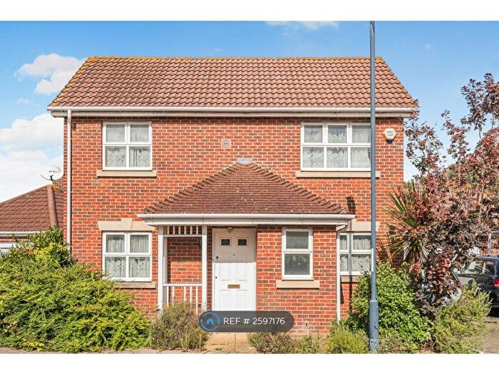 3 Bedroom End Of Terrace House To Rent In Newacres Road, London, SE28
