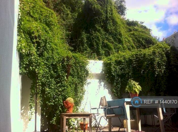 3 Bedroom Terraced House To Rent In Gifford Street, London, N1