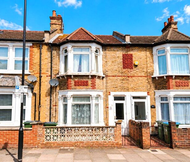 3 Bedroom Terraced House For Sale In Federation Road, Abbey Wood, SE2