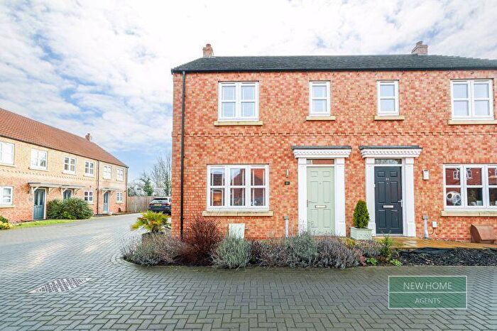 3 Bedroom Semi-Detached House For Sale In The Hedgerows, Eggborough, Goole, DN14