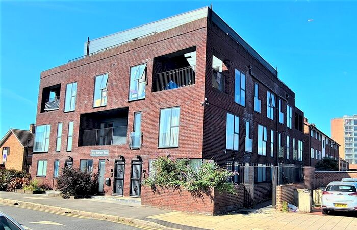 1 Bedroom Flat To Rent In Butchers Road, Canning Town, E16