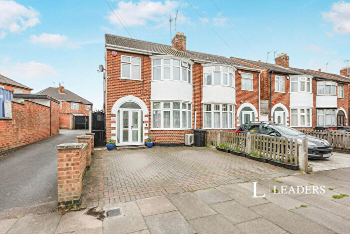 4 Bedroom Semi-Detached House To Rent In Canon Street, Leicester, LE4