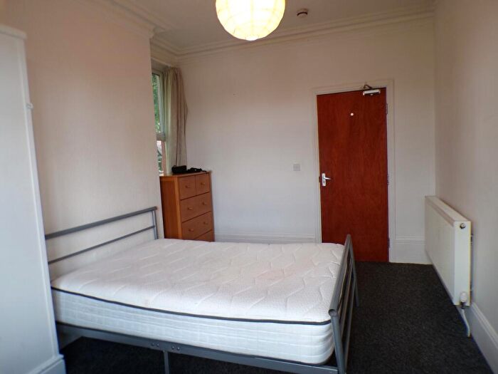 7 Bedroom House To Rent In Mauldeth Road, Manchester, M20
