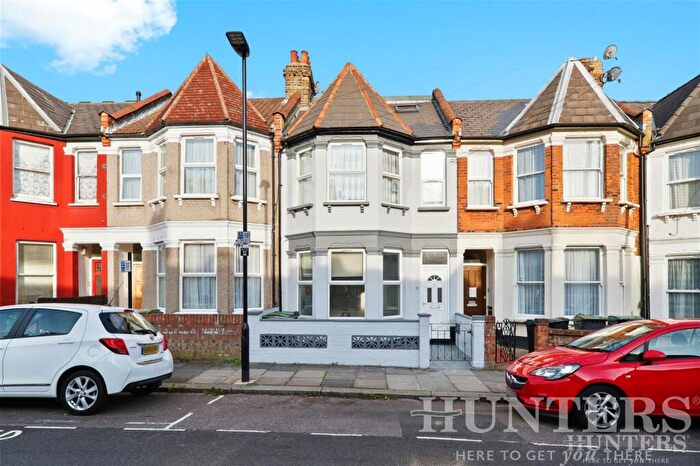 2 Bedroom Flat To Rent In Kitchener Road, London, N17