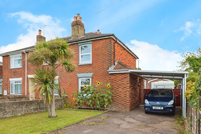 2 Bedroom End Of Terrace House For Sale In Spring Road, Southampton, SO19