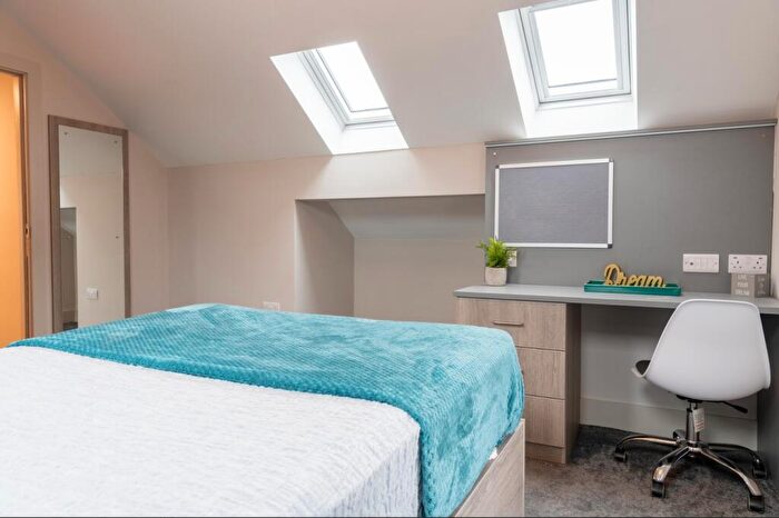 6 Bedroom Flat To Rent In - Gloucester Road, Bristol, BS7