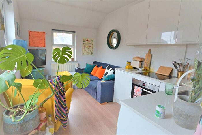 1 Bedroom Maisonette To Rent In Park Mews, Bushey, WD23