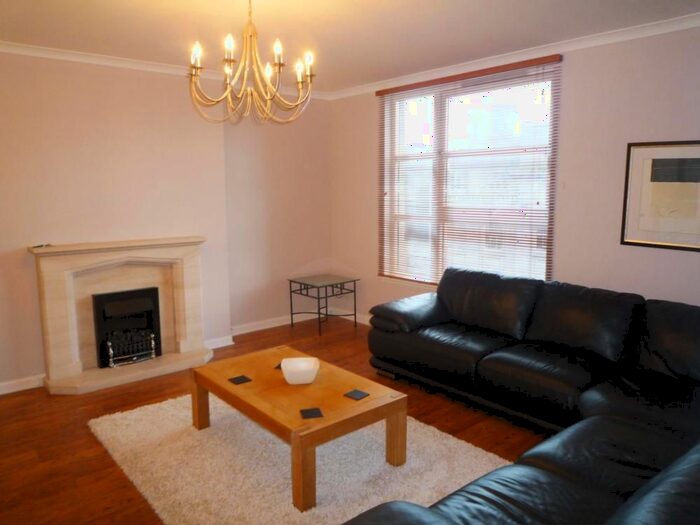 3 Bedroom Flat To Rent In D New Century House, Aberdeen, AB11
