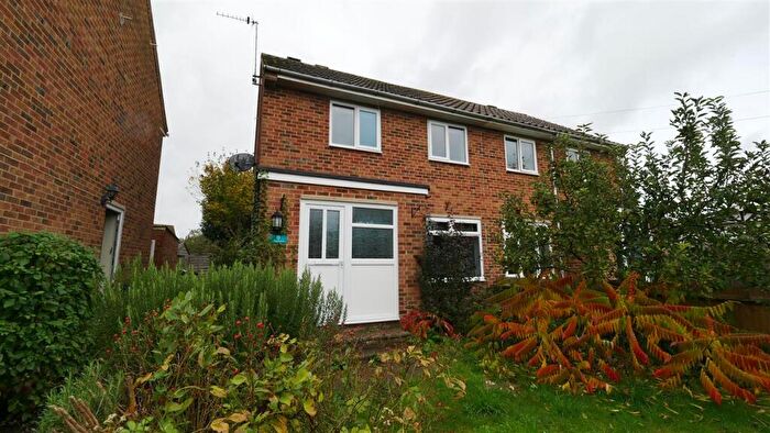 2 Bedroom Semi-Detached House To Rent In Chapmans, Hemingford Abbots, PE28