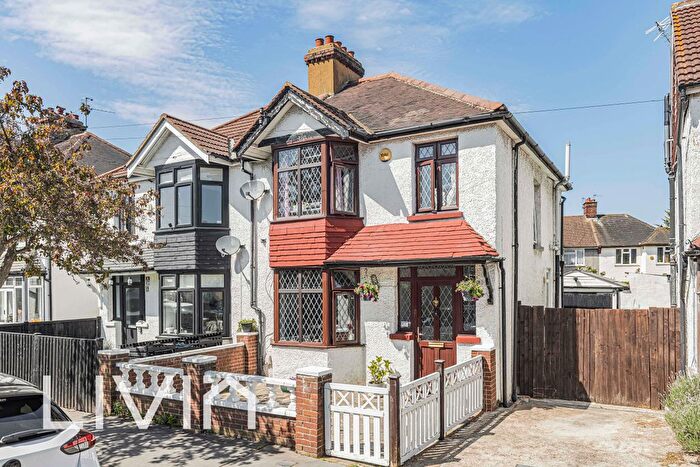 3 Bedroom Semi-Detached House For Sale In Westbourne Road, Croydon, Surrey, CR0