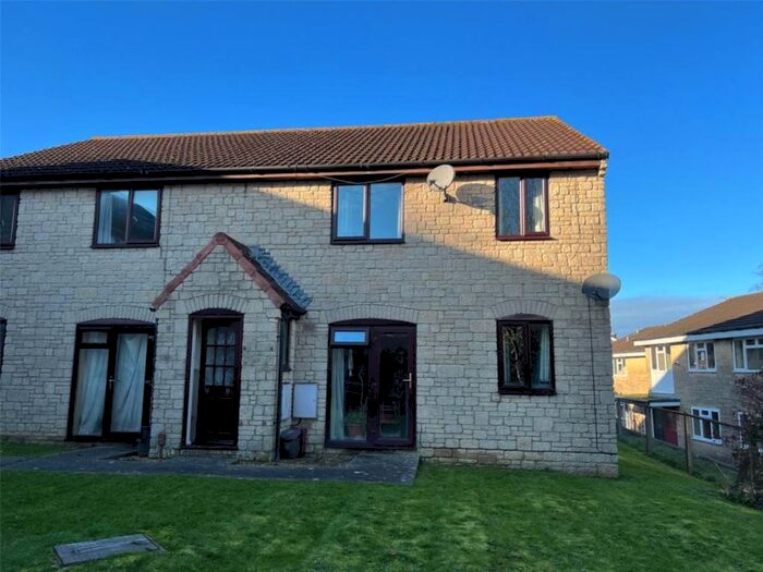 2 Bedroom Flat To Rent In Knights Court, Keyford, Frome, BA11